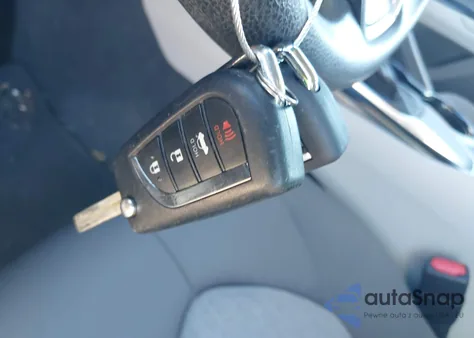 2020 Toyota Camry Le z USA, uszkodzony, nr VIN 4T1C11AK4LU510120